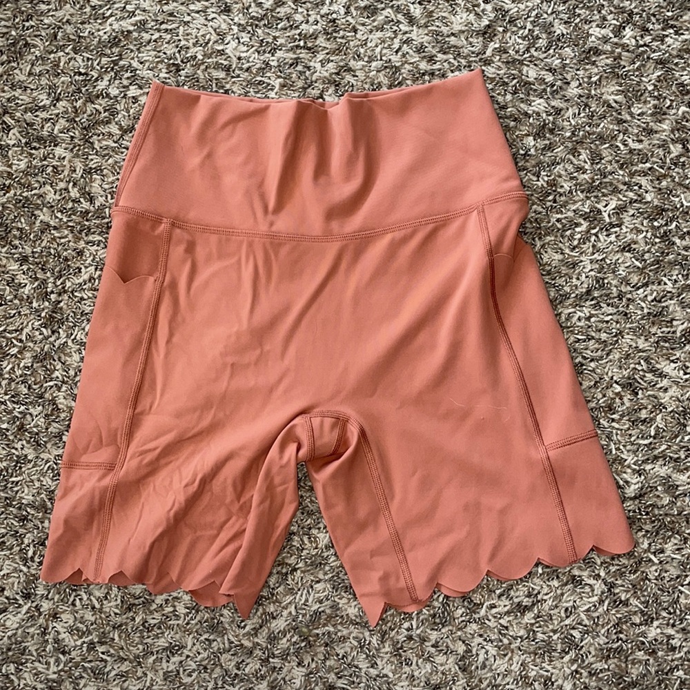 Offline by aerie goals scalloped bike shorts
